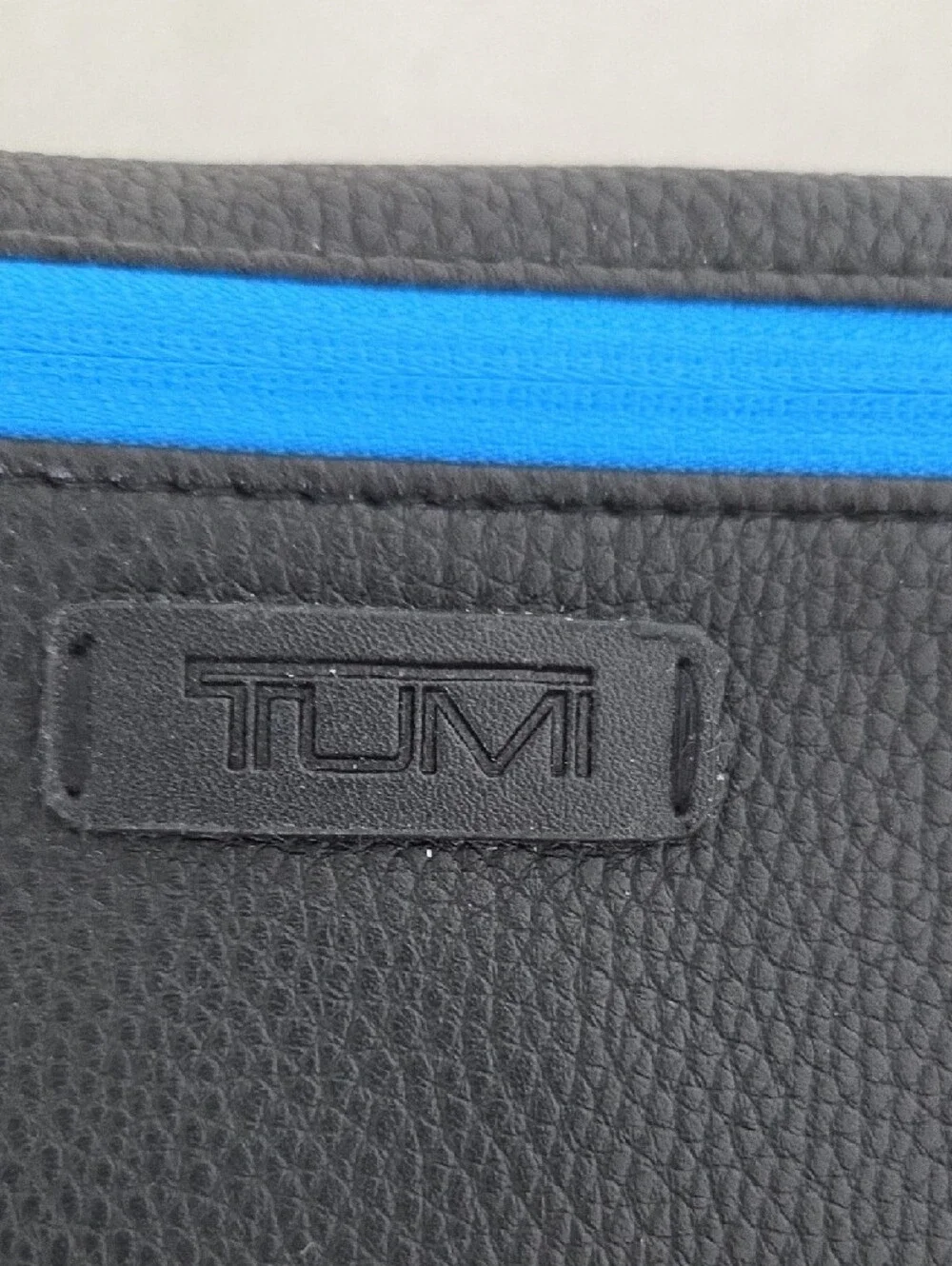 Tumi Black Travel Pouches & Tumi Eye Masks (5 Sets) BRAND NEW NEVER USED!
